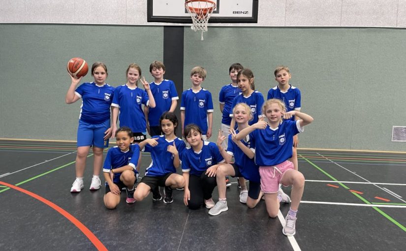 Klasse 4 beim Basketballturnier in der MLG-Sporthalle am 25.3.2026